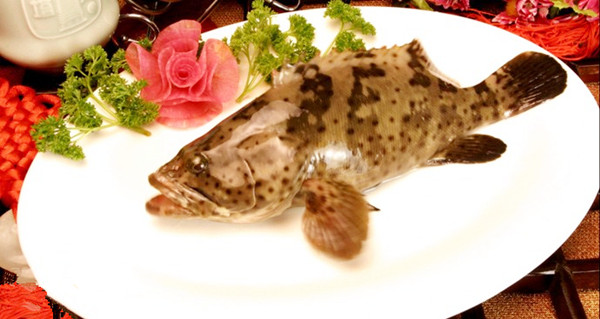 榨菜笋菇蒸鲩鱼的简单做法_榨菜笋菇蒸鲩鱼怎么做最好吃？