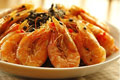 吮指茶香酥虾的简单做法_吮指茶香酥虾怎么做最好吃？