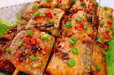 酒酿香酥竹签烤带鱼的简单做法_酒酿香酥竹签烤带鱼怎么做最好吃？