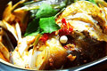 香辣蒜子鱼头煲的简单做法_香辣蒜子鱼头煲怎么做最好吃？