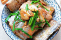 韭菜烧带鱼的简单做法_韭菜烧带鱼怎么做最好吃？