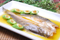 清蒸黄花鱼的简单做法_清蒸黄花鱼怎么做最好吃？