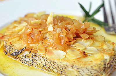 香煎杏仁鳕鱼的简单做法_香煎杏仁鳕鱼怎么做最好吃？