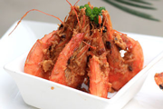 蒜香金沙虾的简单做法_蒜香金沙虾怎么做最好吃？