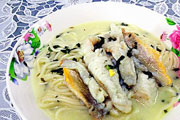 雪菜黄鱼煨面的简单做法_雪菜黄鱼煨面怎么做最好吃？