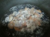 豌豆苗花甲汤怎么做好吃_豌豆苗花甲汤的做法