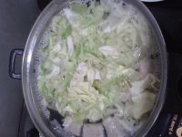 龙利鱼卷心菜煮面汤怎么做好吃_龙利鱼卷心菜煮面汤的做法