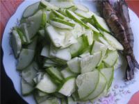 鲜虾黄瓜汤怎么做好吃_鲜虾黄瓜汤的做法