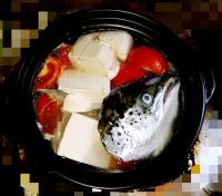 三文鱼头豆腐蕃茄湯怎么做好吃_三文鱼头豆腐蕃茄湯的做法