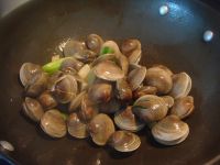 姜葱炒花蛤怎么做好吃_姜葱炒花蛤的做法