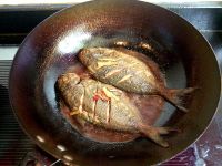 红烧黑鲳鱼怎么做好吃_红烧黑鲳鱼的做法