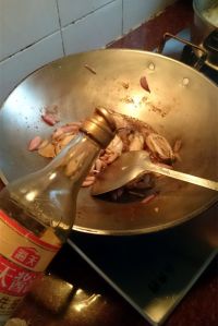 姜葱炒生蚝怎么做好吃_姜葱炒生蚝的做法