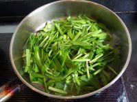 白蛤蜊炒韭菜怎么做好吃_白蛤蜊炒韭菜的做法