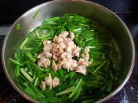 白蛤蜊炒韭菜怎么做好吃_白蛤蜊炒韭菜的做法