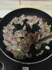 大蛤炒韭菜怎么做好吃_大蛤炒韭菜的做法