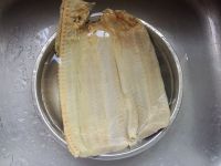 香肠蒸海鳗鱼干怎么做好吃_香肠蒸海鳗鱼干的做法