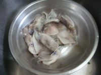 韭苔炒笔管鱼怎么做好吃_韭苔炒笔管鱼的做法