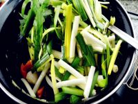 韭菜黄炒鲜贝怎么做好吃_韭菜黄炒鲜贝的做法