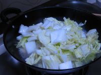 笔管鱼炖白菜豆腐怎么做好吃_家常笔管鱼炖白菜豆腐的做法
