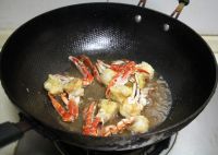 咸蛋黄焗梭子蟹怎么做好吃_家常咸蛋黄焗梭子蟹的做法