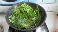 海参内筋炒韭菜怎么做好吃_家常海参内筋炒韭菜的做法