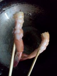 蛋卷虾怎么做好吃_家常蛋卷虾的做法