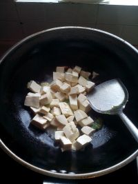 蛤蜊汤炖豆腐怎么做好吃_家常蛤蜊汤炖豆腐的做法